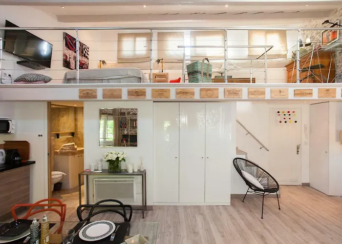 Superbe Loft Vieil Lägenhet Antibes